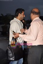 Abhishek Bachchan snapped at Airport on 10th June 2011 (11).JPG